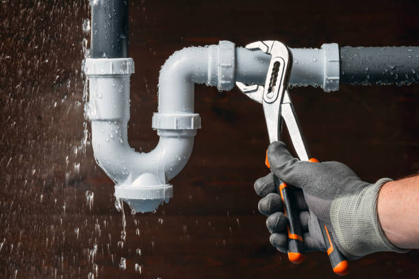 Professional Gas Line Repair technician working in Thrall, TX